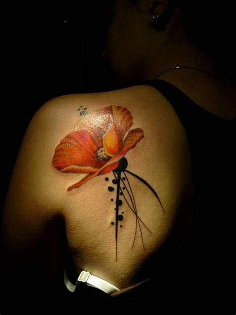 Poppy Flower Shoulder Tattoo Tatoeage Ideeën Tatoeage Klaprozen Tattoo