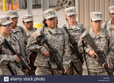 Women Drill Sergeant Candidates At The Us Army Drill Instructors Stock