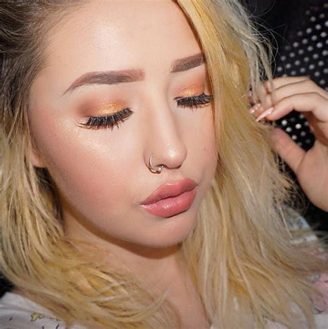 Pouty Perfection Kianacairnsxo Is Wearing H3 Lipgloss In