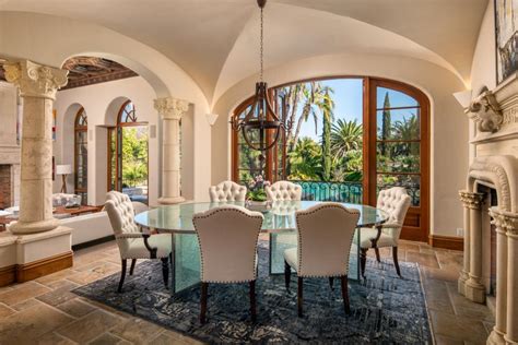 Mediterranean Style Dining Room With Arched Ceilings Hgtv