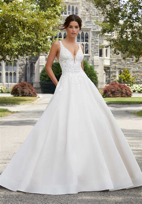 Sexy Backless Wedding Gown Lace And Satin Ball Gown Bridal Wedding