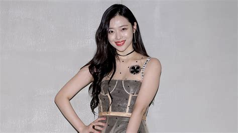 See more ideas about sulli, korean actresses, sulli choi. Who's Sulli's Current Boyfriend? Find out the Details About Her Love Life | Channel-K