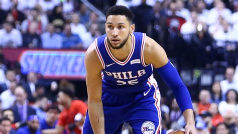 Simmons is an oversized point guard, at 6'10 and over 200 pounds. 76ers Star Ben Simmons and Girlfriend Kendall Jenner Have ...