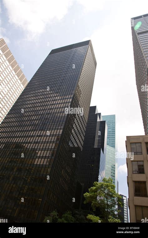 Seagram Building On Park Avenue In Midtown Manhattan Stock Photo Alamy