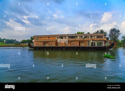 A Houseboat In The Backwater Of Alleppey Kerala India Stock Photo Alamy