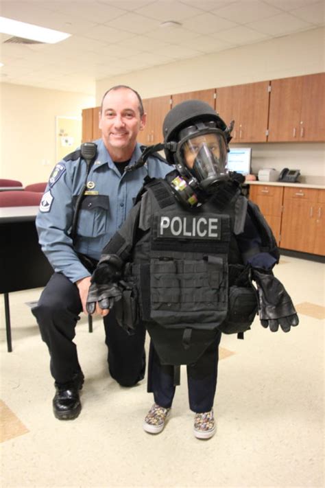 Conroe Isd Police Welcome Special Visitor Conroe Isd