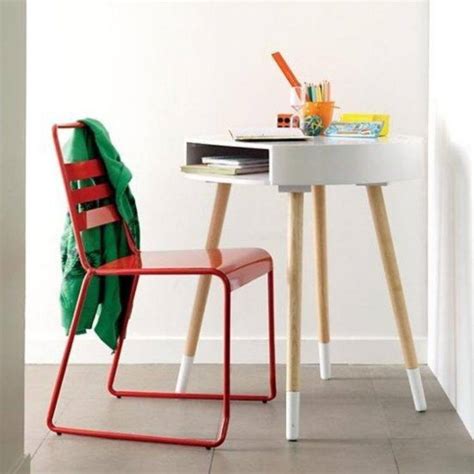 20 Perfect Desks For Small Spaces