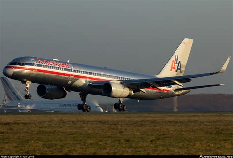 N An American Airlines Boeing Wl Photo By Yan David Id