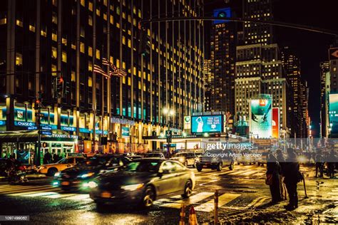 Madison Square Garden At Night High Res Stock Photo Getty Images