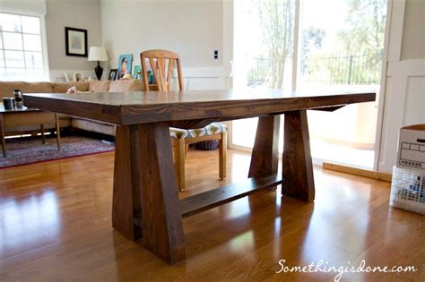 Building a table can be a very satisfying project. DIY Rustic Dining Table