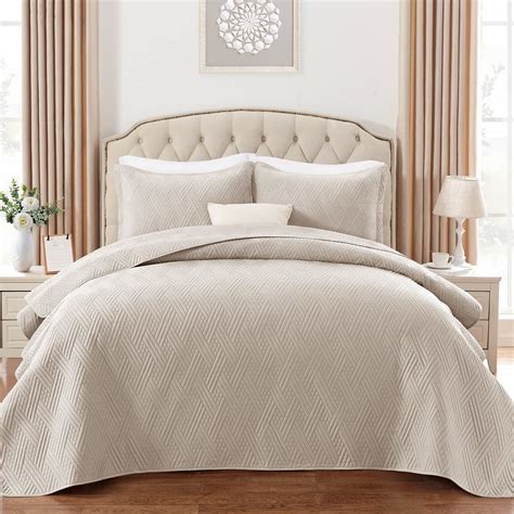 Creamy White Bedspread Quilt Full Size Bedspreads Bedding Luxury For