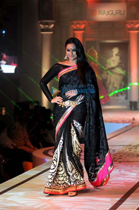 Sonakshi Sinha Walks The Ramp For Rajguru Rises Saree Fashion Show Parties And Events