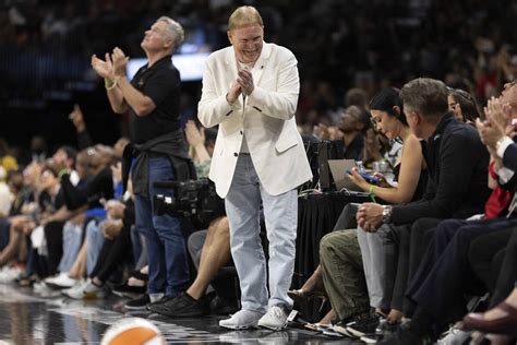 Mark Davis Chooses Las Vegas Aces Over Raiders On Sunday Raiders News Sports