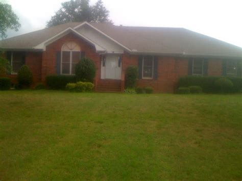 Revealed before an end to your landscaping ideas for some style and give a great inspiration that owning a view. update red brick ranch house