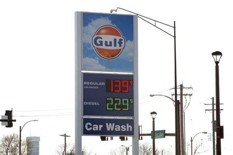 U.S. gas prices way down from last April; under $1 per gallon in Midwest - UPI.com