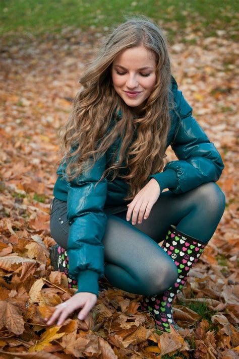 pin by andy on girls wearing pantyhose fashion tights colored tights outfit cute fall fashion