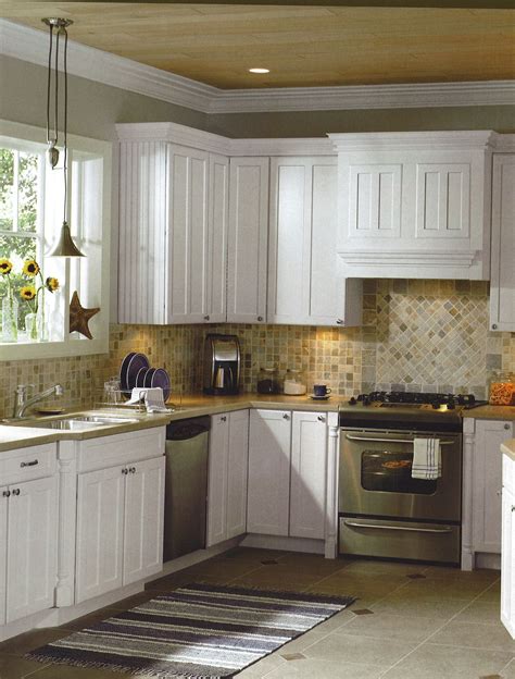 Our modern kitchens are infused with a sense of warmth and plenty of contemporary touches, whether it's the rosy tones of our cashmere kitchen cabinets, our sterling range of graphite and quartz kitchen worktops or the elegant storage solutions that put your. Kitchens Designs Galleries and Kitchen Islands Model ...