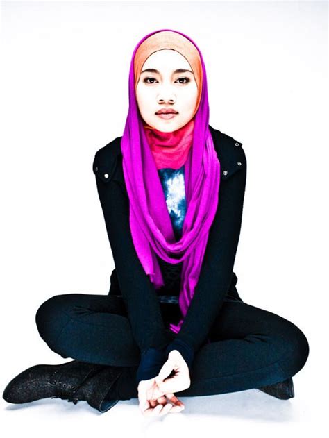 Browse millions of popular bulan wallpapers and ringtones on zedge and personalize your phone to suit you. dayangNoor ♛: Ikon fesyen Bertudung in M'sia