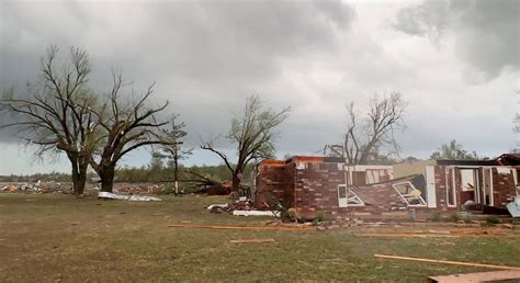 Deadly Tornadoes Hit Oklahoma 947 Country