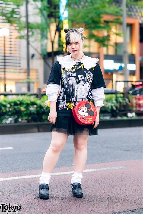 Harajuku Girl Street Style W Twin Buns Sex Pistols T Shirt Tulle Skirt Peco Club Mickey