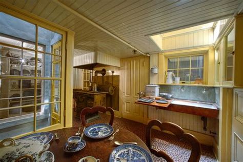 Shootfactory other uk houses winchester hampshire so22 via shootfactory.co.uk. Inside the Winchester Mystery House - Sarah Winchester's ...