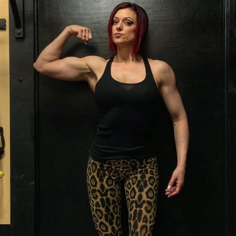 Female Celebs Show Off Their Muscular Arms Sarah Varno Strong Girl Abs