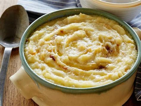 Green beans & mushrooms, pioneer woman's bacon jalapeno popp. Roasted Garlic Mashed Potatoes Recipe | Ree Drummond ...