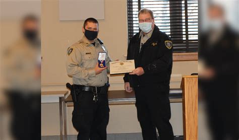 jackson county sheriff s office presents officer with medal of valor ksnt news