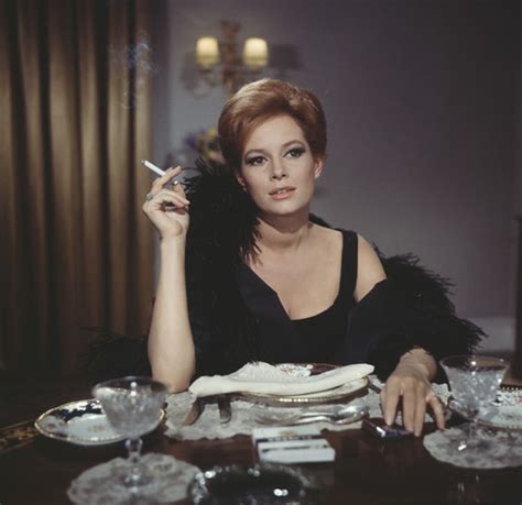 James Bond Sex Siren Luciana Paluzzi Certainly Doesnt Look Like This