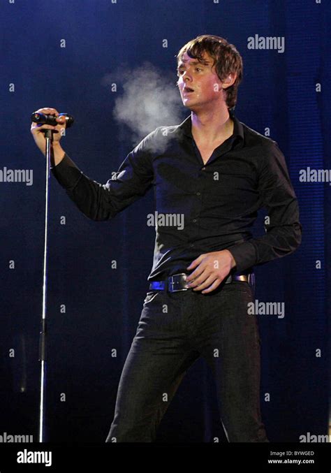 Tom Chaplin Keane Performing At The Knowsley Hall Music Festival 2007