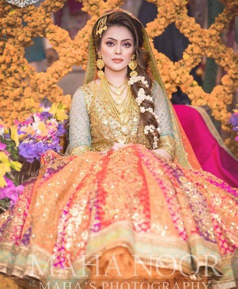 Latest Bridal Mehndi Dresses Wedding Collection 2023 2024