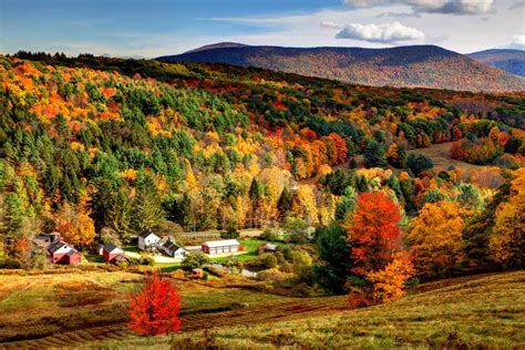 7 Must See Stops To Make On Your Fall Road Trip