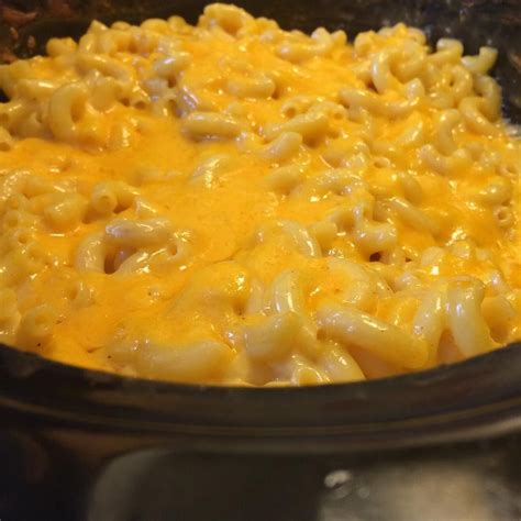 Reading these recipes, i found myself drooling. The Mac and Cheese Trisha Yearwood Takes to Every Holiday ...