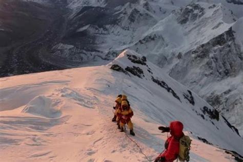 Foto Apa Itu Sherpa Yang Videonya Viral Selamatkan Pendaki Malaysia