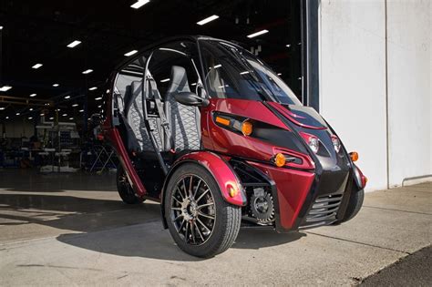 Arcimoto Starts Delivering Its Most Affordable Fun Utility Vehicle
