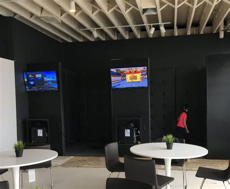 Just Opened In Ballard Portal Aims To Make Vr A Social Event