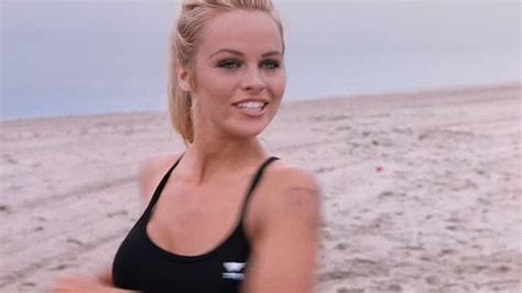 Pamela Andersons Sexiest Baywatch Moments From Shower Snogs To Beach Workouts Daily Star