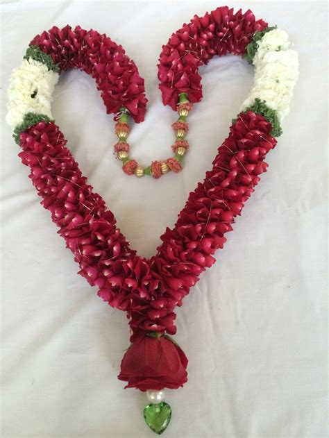 Indian Wedding Flowers Garlands Pin By Leela Jeth On Wedding Colors