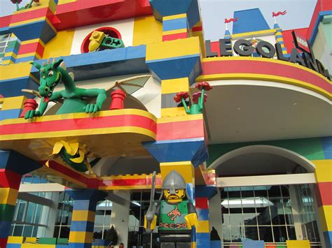 Spacious rooms come with a sofa and feature varying themes. Review: Legoland Malaysia Hotel - Premium Adventure Themed ...