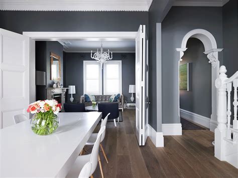 Metallic paint primer is an ideal primer and foundation color for metallic paints. Creating luxurious home interiors - with Greg Natale