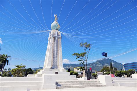 The smallest country in central america, el salvador suffers from persistent low levels of growth and poverty reduction in the country has been moderate. Geography of El Salvador