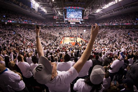 Siakam's big game lifts raptors past magic to snap losing streak. Raptors playoff games a boon to Toronto bars