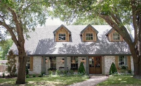 Hgtv Fixer Upper Brick House Is Old World Charm For Newlyweds