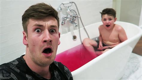 Turning The Bath Water Into Jelly Youtube