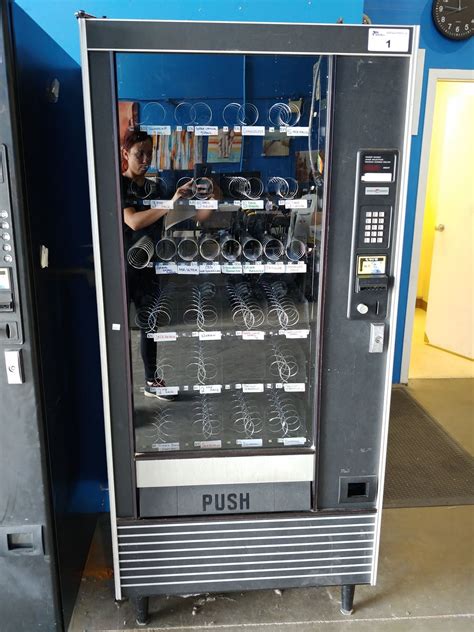 Automatic Products Vending Machine Able Auctions