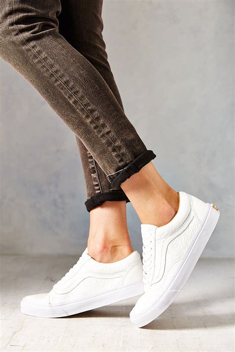 With hundreds of pairs to choose from, from tennis shoes to white shoes for ifyou're on a skateboard, opt instead for shoes with a vulcanised rubber outsole. Lyst - Vans Old Skool Premium Leather Low-Top Women'S ...