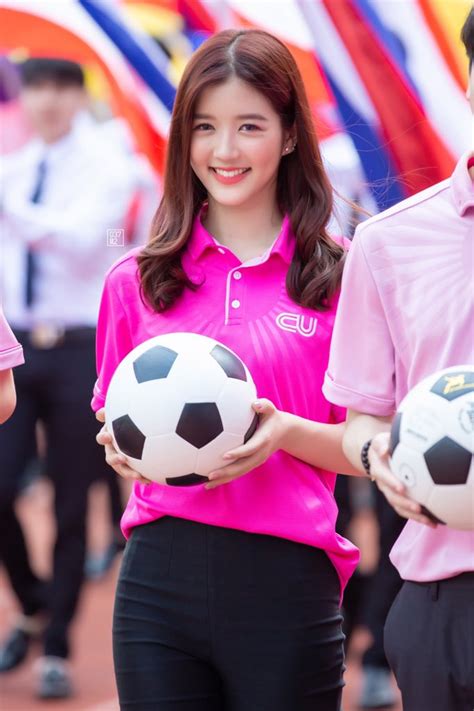 จูเน่ bnk48 ลุคใหม่ ผมสั้นเฉี่ยว เปรี้ยวปนน่ารัก > สาวน้อยร้อยโพสต์! จูเน่ BNK48 】งานฟุตบอลประเพณีจุฬาฯธรรมศาสตร์ครั้งที่ 73 ...