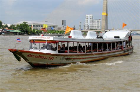 • terminal dan kawasan di mana kargo dipunggah dari kapal. Pengangkutan Awam di Bangkok | Travelholicmy