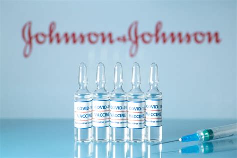Erste ergebnisse der klinischen studien zeigen, dass eine einzige impfdosis für eine immunisierung reichen könnte. Johnson & Johnson: Zulassung von Corona-Impfstoff im ...