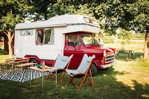 Op vakantie met Dumdum | Een oldtimer camper huren in Nederland - Where